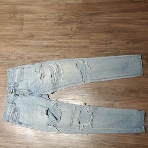 American Eagle distressed tomgirl jeans. Size 0